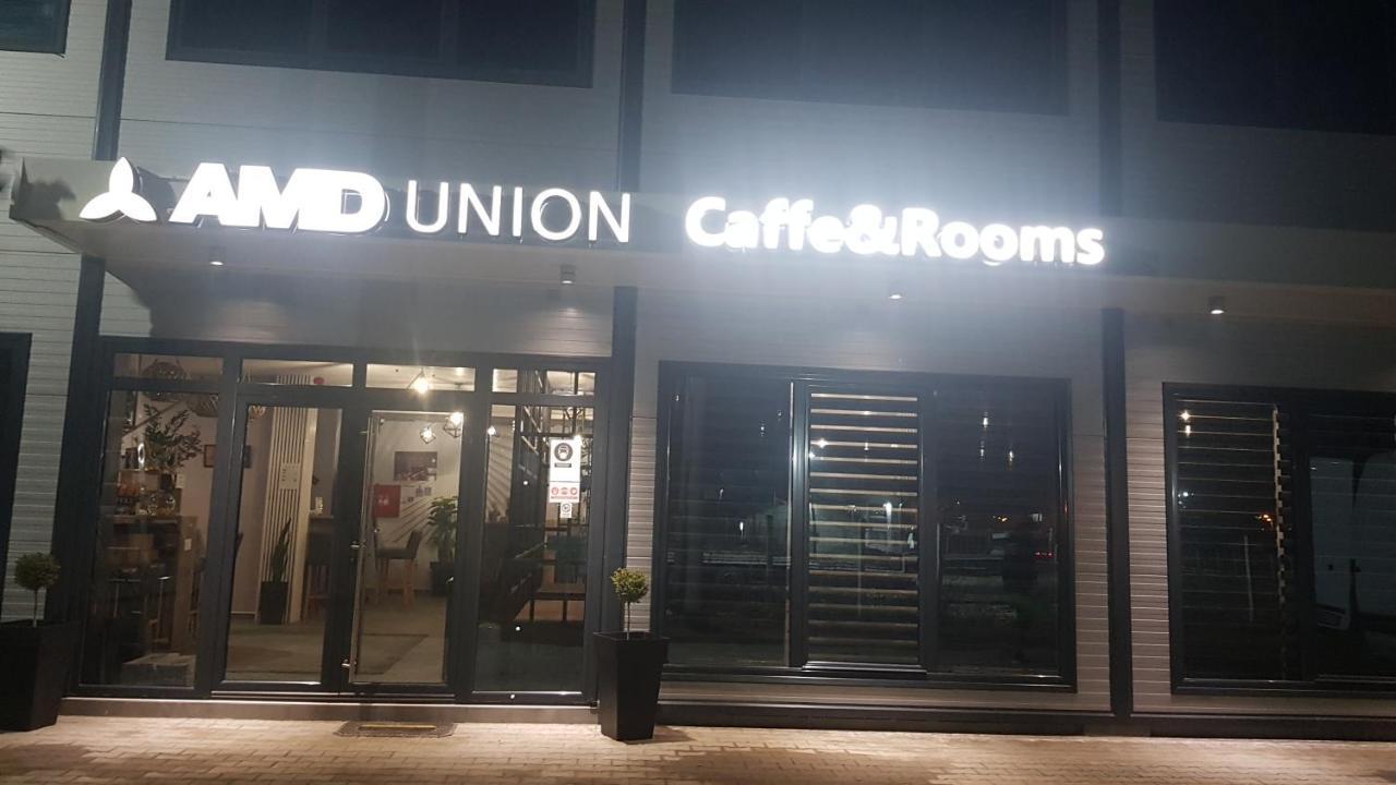 Amd Union Caffe & Rooms Kruševac Exterior foto